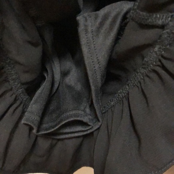 VaVa By Joy Han Black & White Cold Shoulder Romper Size Medium EUC - Picture 14 of 15